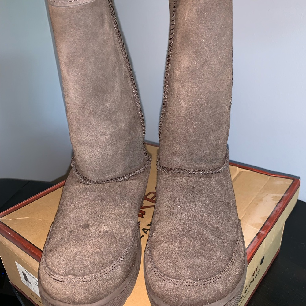 Boots - Picture 3 of 9